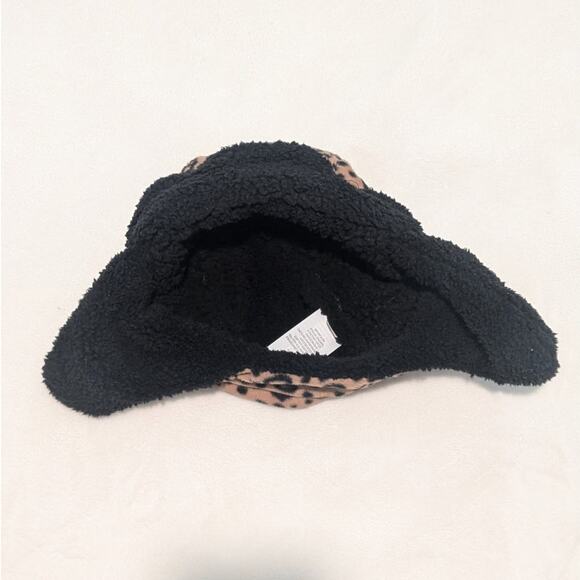 Girls Leopard Ear Flap Hat - Picture 2 of 3